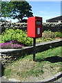 NZ0725 : Elizabeth II postbox on Sun Road, Lane Head by JThomas