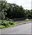 Bilingual sign - Playground/Lle chwarae, Glanhowy Road, Wyllie