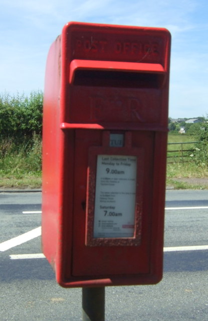 Close up, Elizabeth II postbox on the A688, Evenwood Gate
