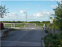 TQ8891 : Gate on Doggetts Chase, Rochford by Robin Webster