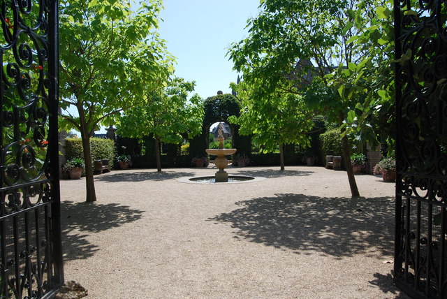 The Earl's Garden (1)