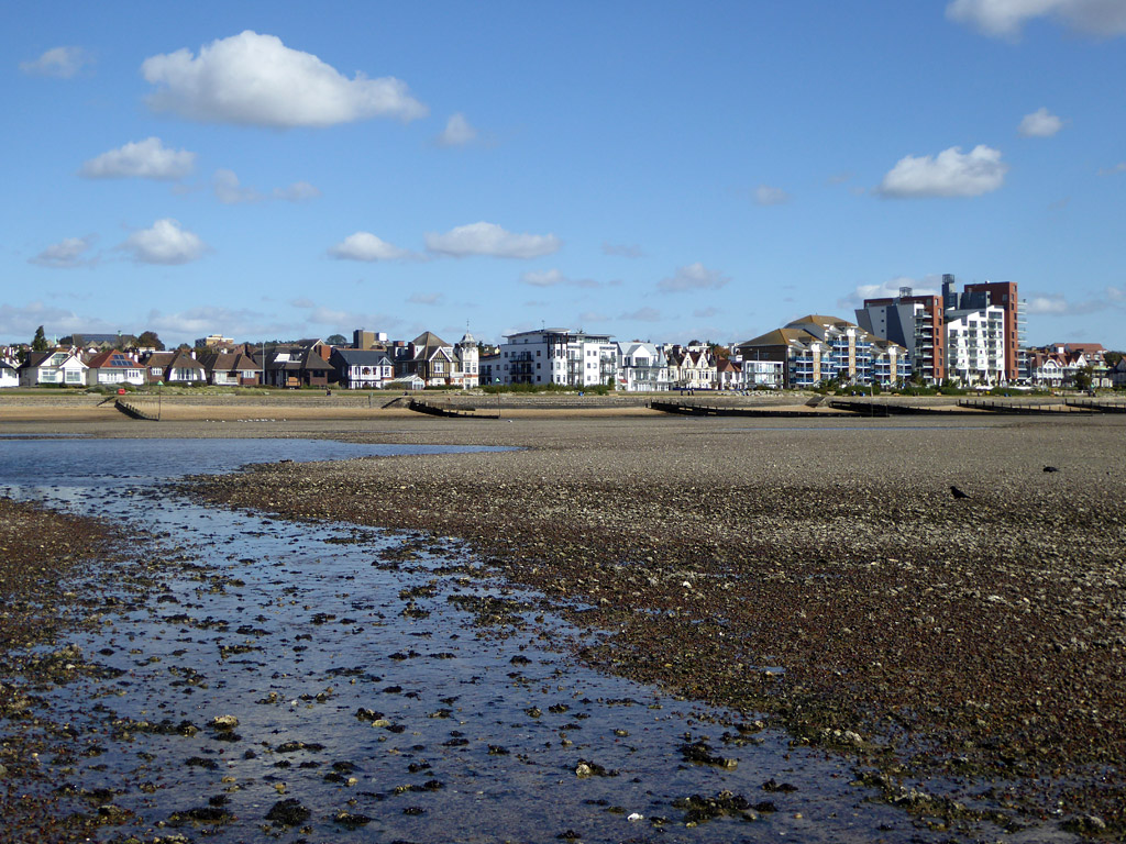 View towards sea front from Chalkwell... © Robin Webster :: Geograph ...