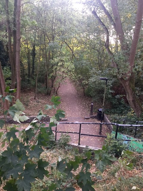 Footpath to Highgate Wood