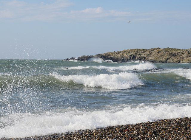 Crashing waves in Salt Pans Bay