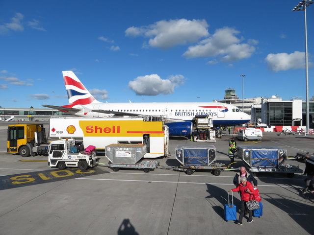 British Airways jet being re-fuelled at Dublin Airport