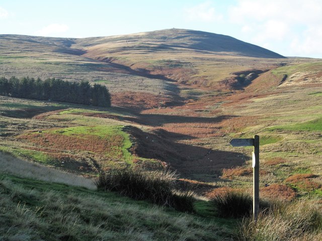 Footpath to Castle Hill