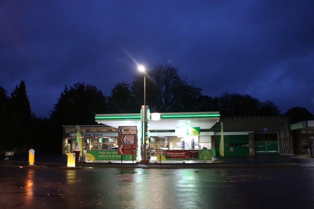 Bp Garage On Wallingford Street Wantage C David Howard Cc By Sa