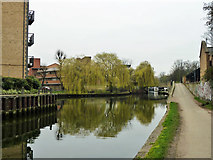 TQ3583 : Regents Canal at Hertford Union Canal junction by Robin Webster