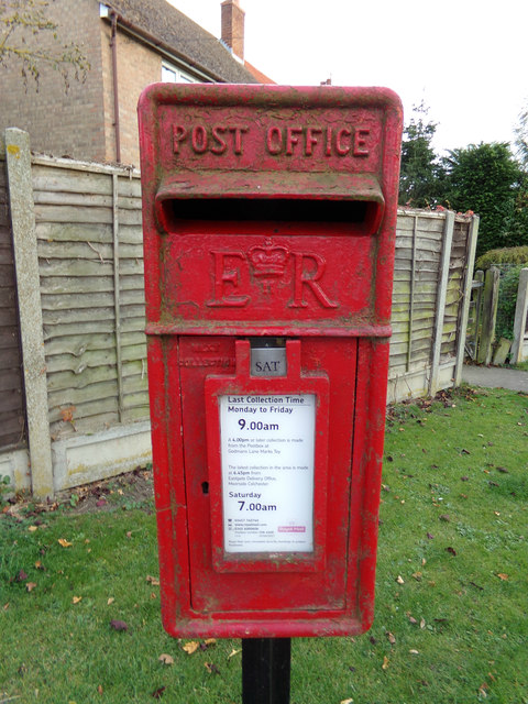 Wilsons Lane Postbox © Geographer :: Geograph Britain and Ireland