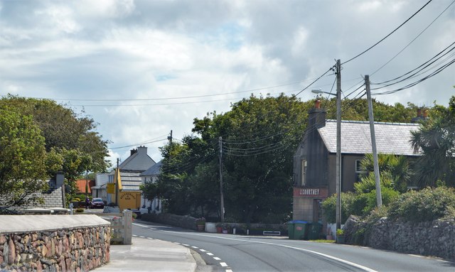 R560, Stradbally © N Chadwick cc-by-sa/2.0 :: Geograph Ireland