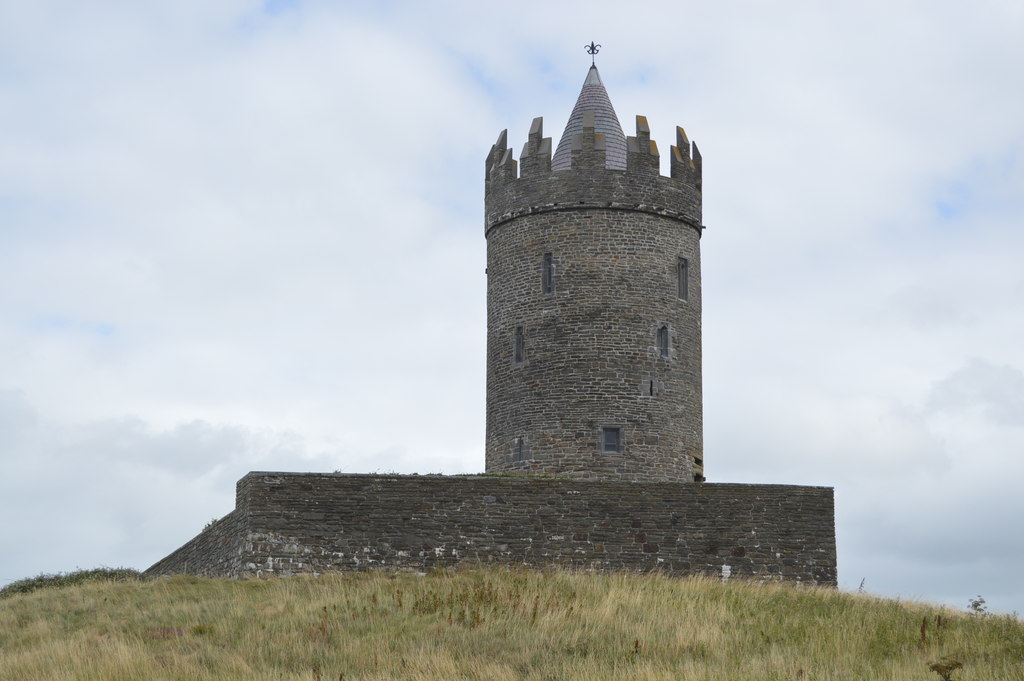 Doonagore Castle © N Chadwick :: Geograph Ireland