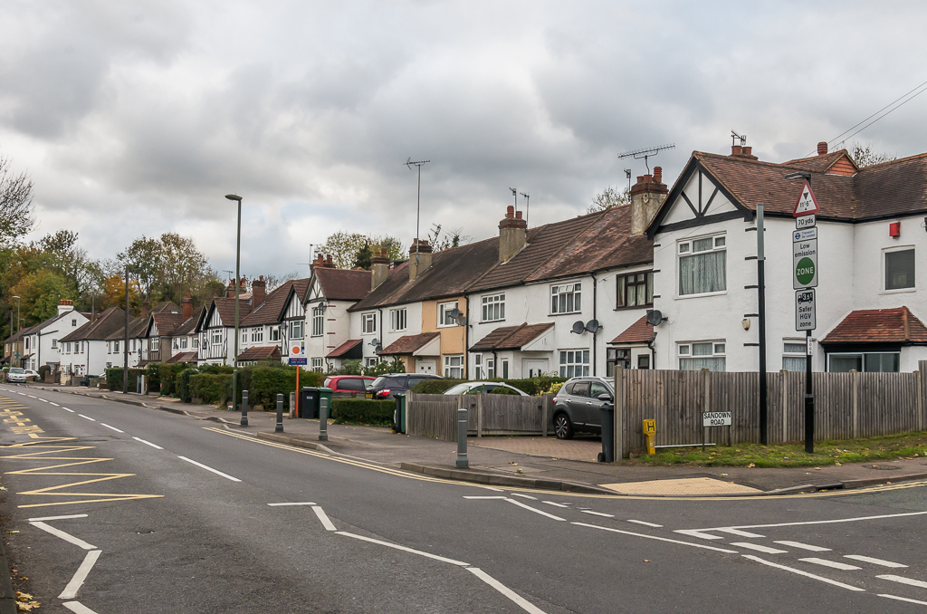 Chipstead Valley Road © Ian Capper Geograph Britain and Ireland