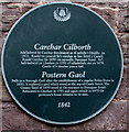 Bilingual plaque on the former Postern Gaol, Brecon