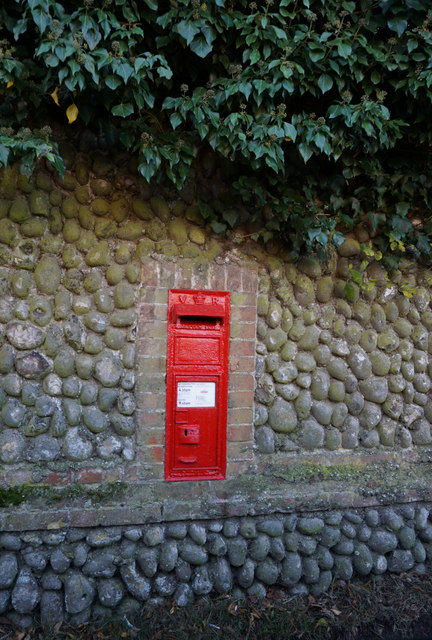Victoria postbox on Sustead Lane, Sustead