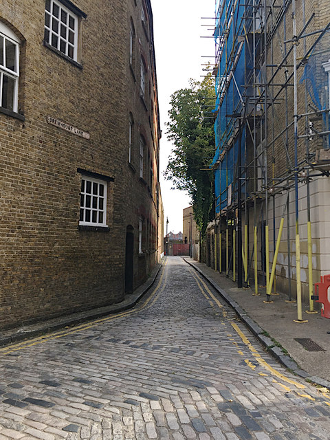 The southeast leg of Brewhouse Lane, Wapping