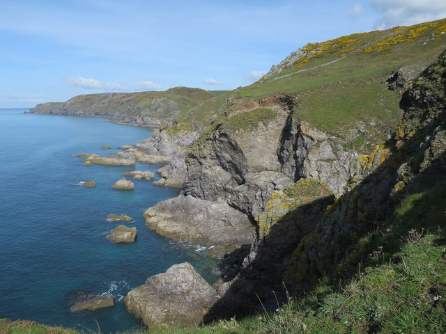 Stannings Rocks, south Devon coast © Hugh Venables cc-by-sa/2.0 ...