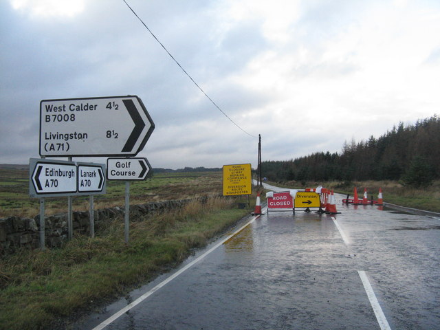 A70 ROAD CLOSED M J Richardson cc by sa 2.0 Geograph