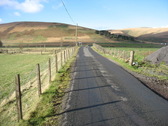 The road from Daer Reservoir