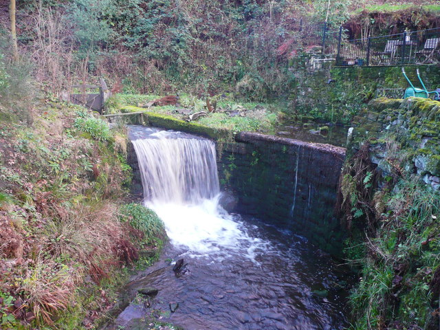 Weir on Caty Well Brook, Warley