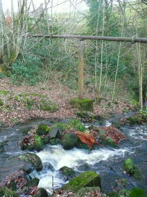 Difficult crossing of Caty Well Brook on Halifax FP171, Warley