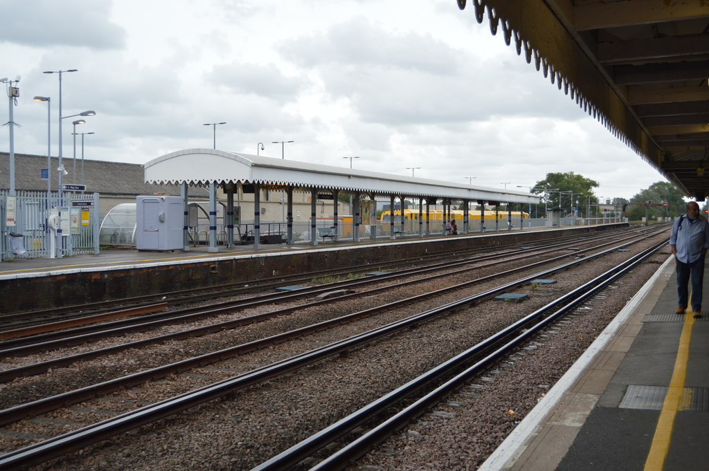 Paddock Wood Station © N Chadwick cc-by-sa/2.0 :: Geograph Britain and ...