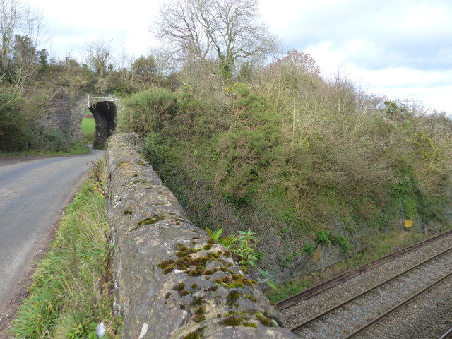 The old railway and the new, Snipe Hill bridge, Sedbury