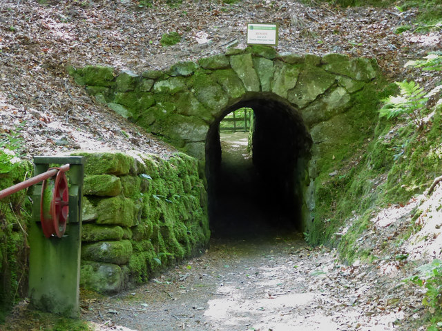 Wheal Martyn - flat rod tunnel