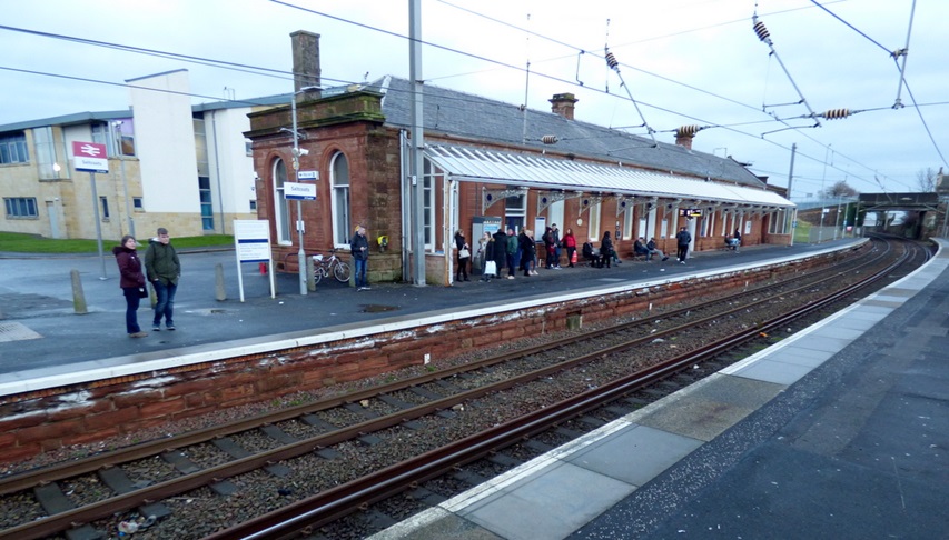 Saltcoats railway station © Thomas Nugent :: Geograph Britain and Ireland