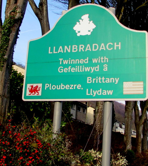 Llanbradach boundary sign detail