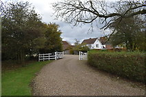 SU7288 : Driveway to Maidensgrove Farm by Simon Mortimer