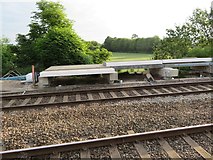 SU5886 : Platform 1 side by Bill Nicholls