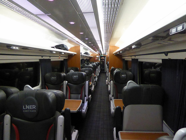 interior-of-lner-1st-class-carriage-john-lucas-cc-by-sa-2-0