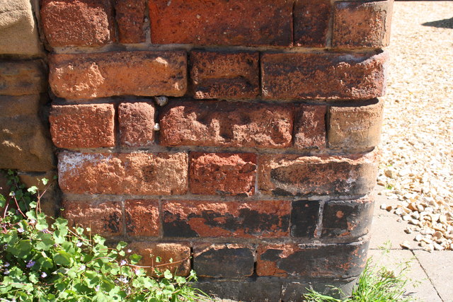 Benchmark on brick gatepost of 89a Melton Road