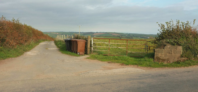 Track to Higher Heathfield Farm