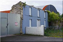 V9070 : Derelict building at end of New Road, Kenmare, Co. Kerry by P L Chadwick