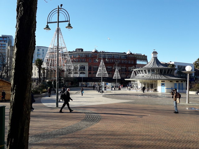 Bournemouth: an uncluttered Square in January