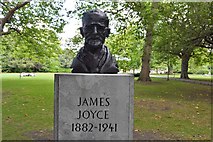 O1533 : Bust of James Joyce, St Stephen's Green by N Chadwick