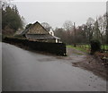 Entrance to Tyn-y-pwll south of Llangenny, Powys