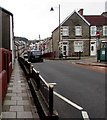 Narrow pavement alongside the B4263 in Caerphilly