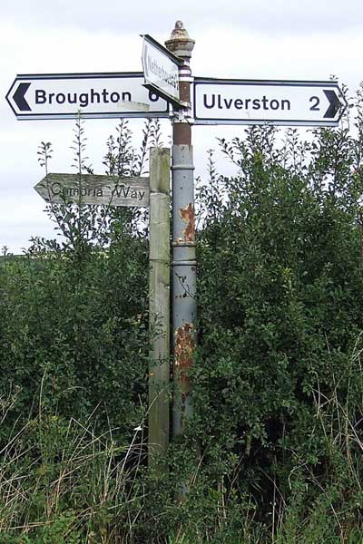 Old Direction Sign - Signpost by the B5281