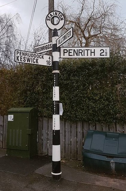 Old Direction Sign - Signpost in Stainton