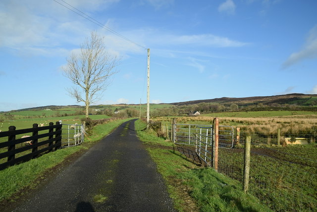 Farburn Road © Kenneth Allen cc-by-sa/2.0 :: Geograph Ireland