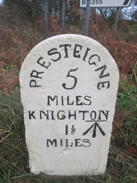 Old Milestone, now B4355 at B4357 junction