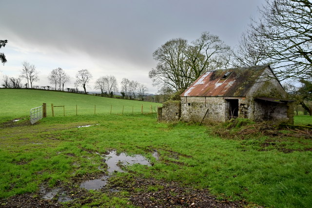 Ruined outbuildings, Keady © Kenneth Allen :: Geograph Ireland