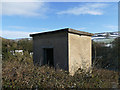 Small structure by Green End Road, East Morton