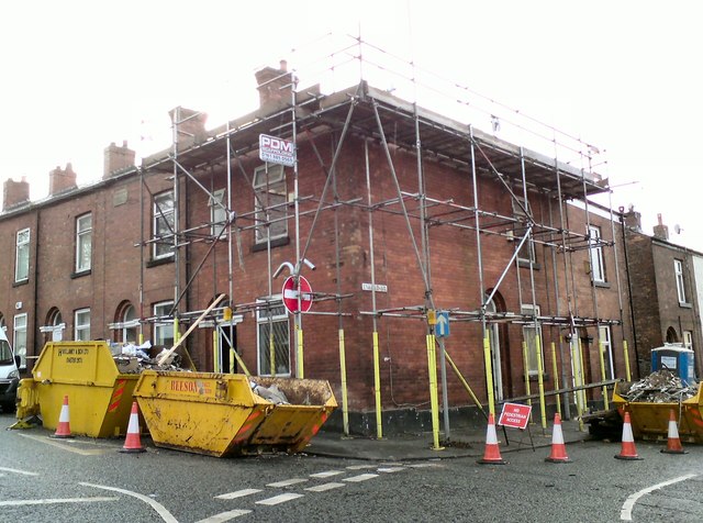 Scaffolding on corner of Knott Lane and Enfield Street