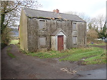 J0719 : Derelict farmhouse on the Newtown Road by Eric Jones