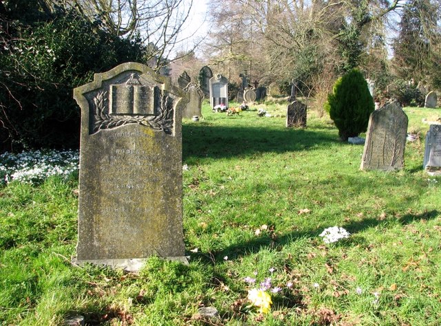 Graves In Section Y © Evelyn Simak Geograph Britain And Ireland