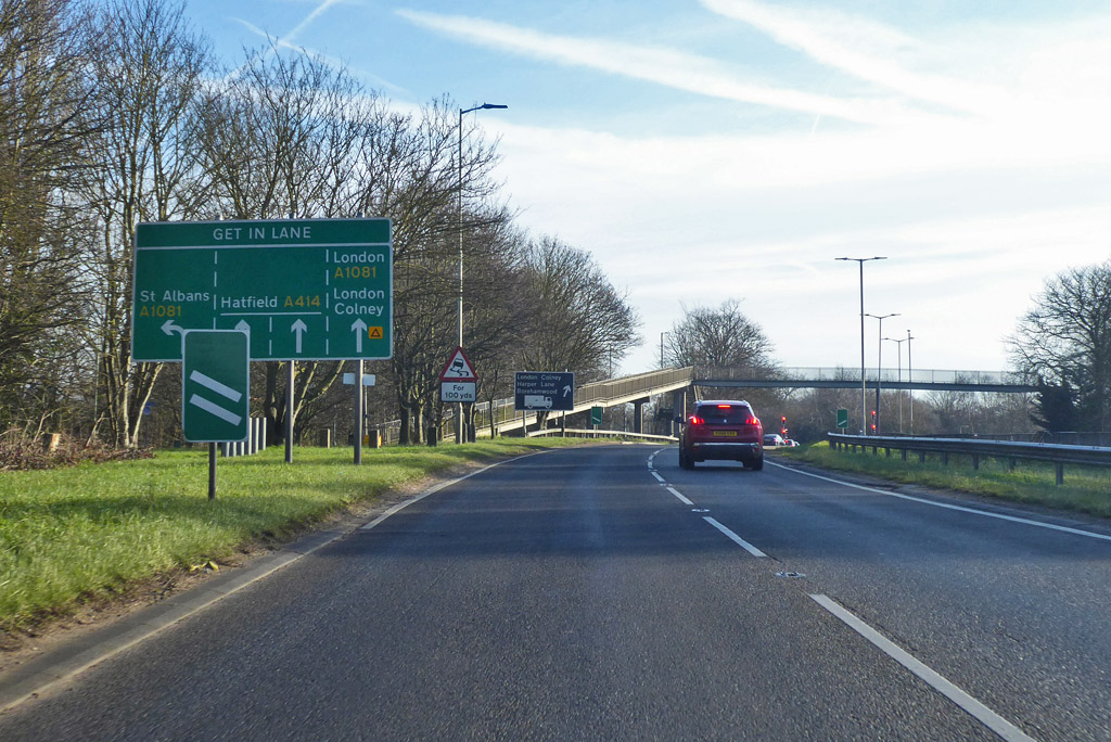 A414 eastbound © Robin Webster :: Geograph Britain and Ireland