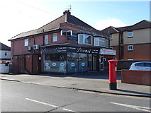 TA0428 : Takeaways on Hull Road, Anlaby Common by JThomas